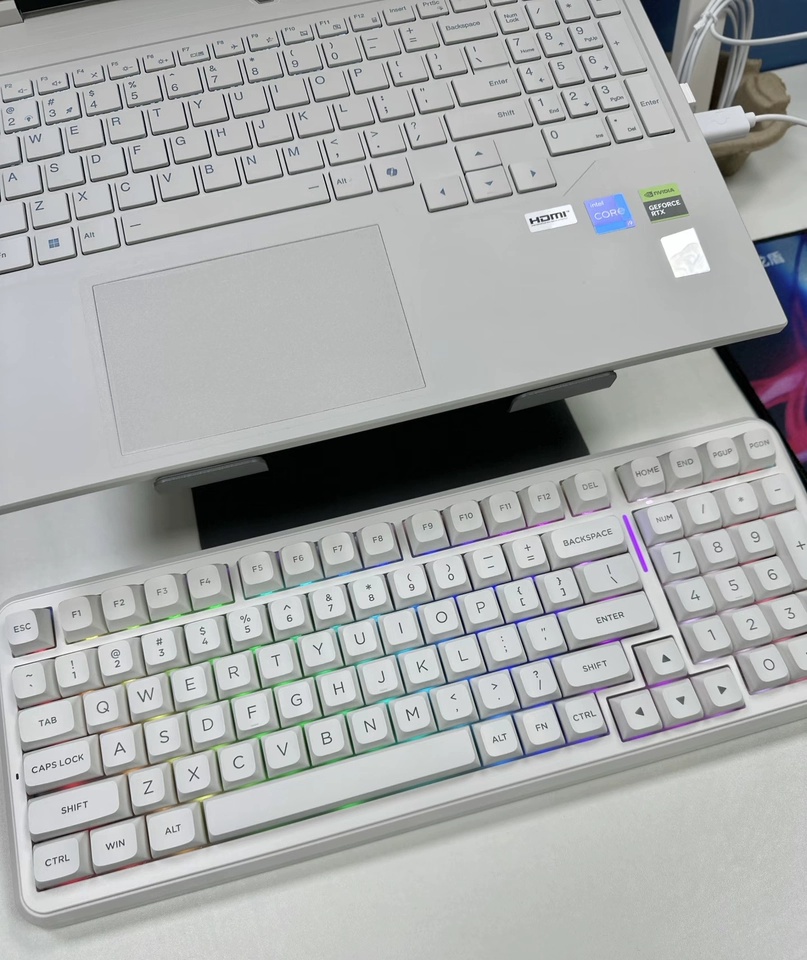 Gaming Keyboard Bluetooth - Teclado Mecânico Personalizável MCHOSE K99 V3,